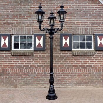 Lampadaire extérieur 3 branches avec lanterne hexagonale en fonte – Hauteur 247 cm